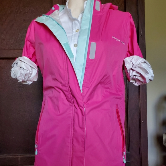 Vineyard Vines Jackets & Blazers - Vineyard vines women's pink rain jacket/coat